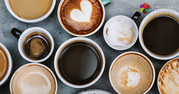 Verschiedene Tassen mit verschiedenen Kaffee-Spezialitaeten